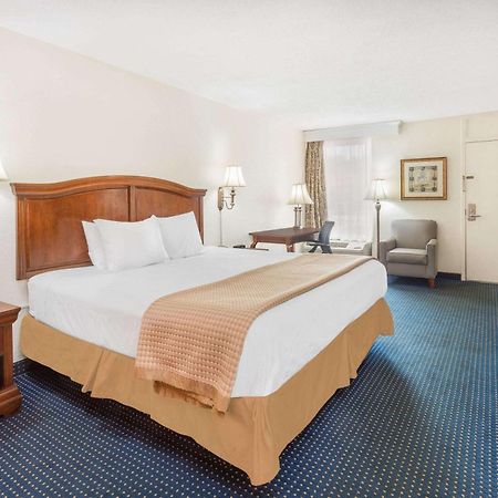 Baymont By Wyndham Rocky Mount I-95 Hotell Eksteriør bilde