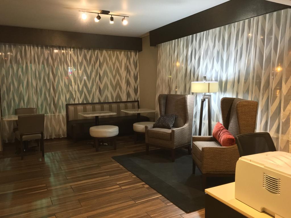 Baymont By Wyndham Rocky Mount I-95 Hotell Eksteriør bilde