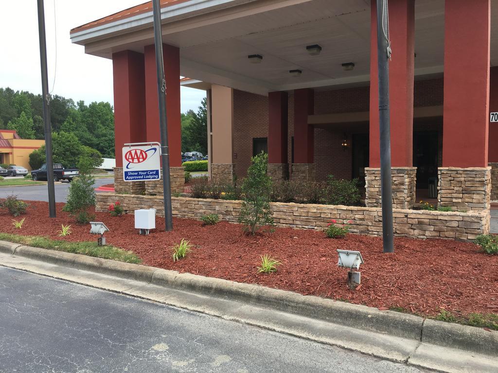 Baymont By Wyndham Rocky Mount I-95 Hotell Eksteriør bilde