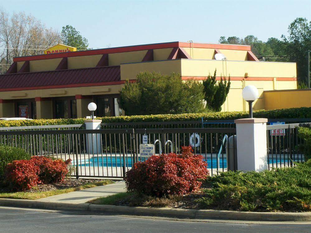 Baymont By Wyndham Rocky Mount I-95 Hotell Eksteriør bilde
