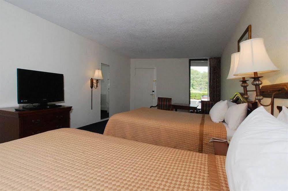 Baymont By Wyndham Rocky Mount I-95 Hotell Eksteriør bilde